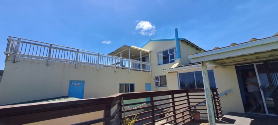 4 Bedroom Property for Sale in Perlemoenbaai Western Cape